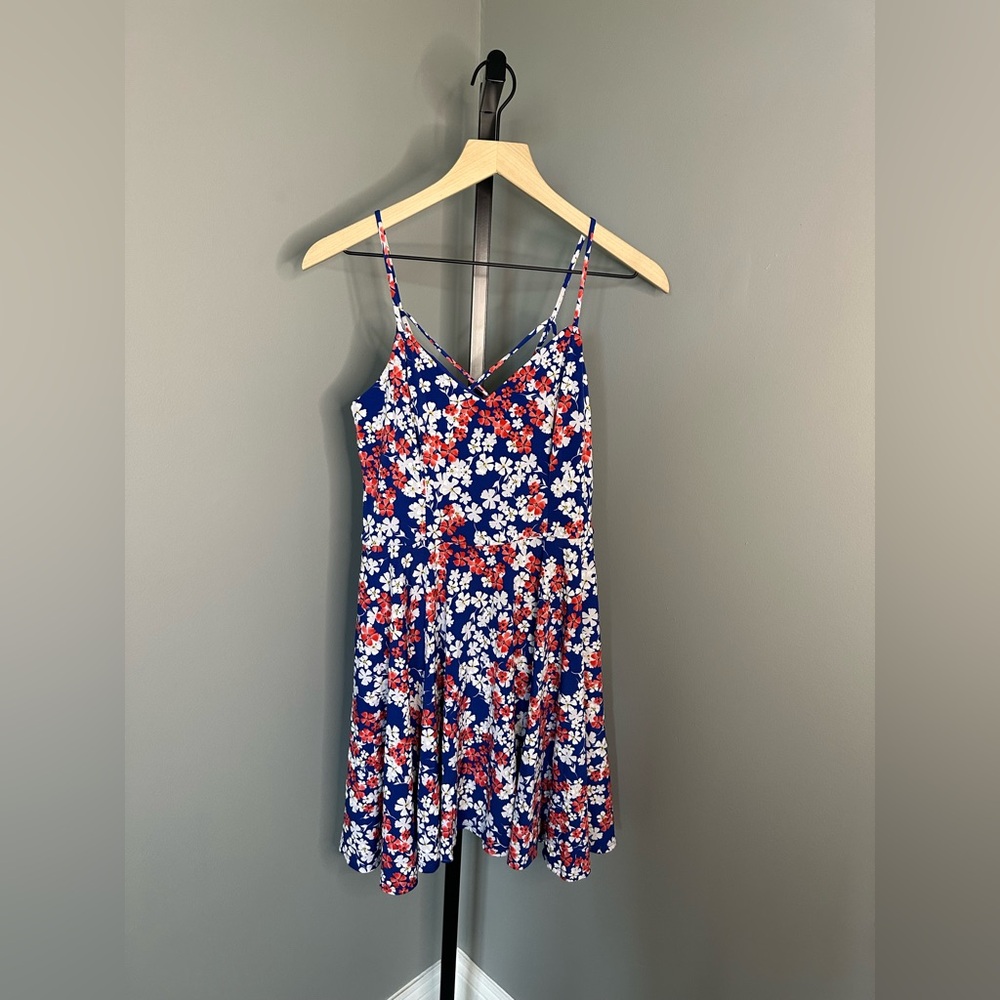 The General‎ Good for Stitch Fix, Blue Floral Strappy summer dress. Size M. NWOT